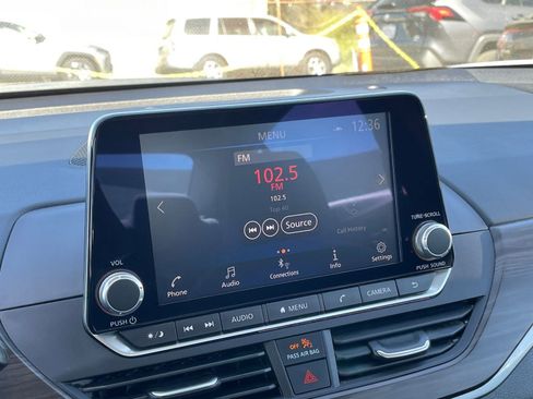 Used 2025 Nissan Altima 2.5 SV image 20