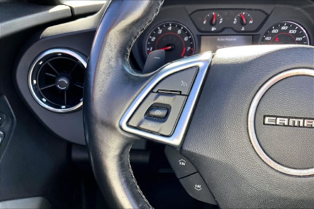 Used 2018 Chevrolet Camaro LT RWD image 10