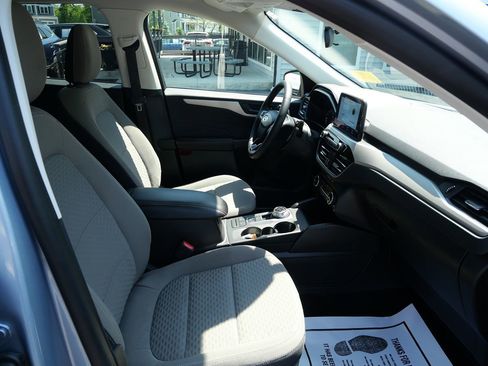Used 2022 Ford Escape SE w/ Cold Weather Package AWD/4WD image 16