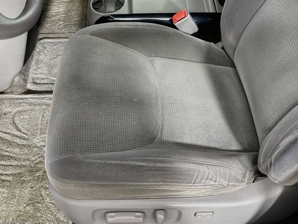 Used 2005 Toyota Sienna LE w/ LE Pkg 6 FWD image 17