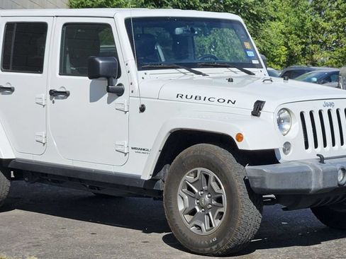 Used 2015 Jeep Wrangler Unlimited Rubicon w/ Connectivity Group AWD/4WD image 7