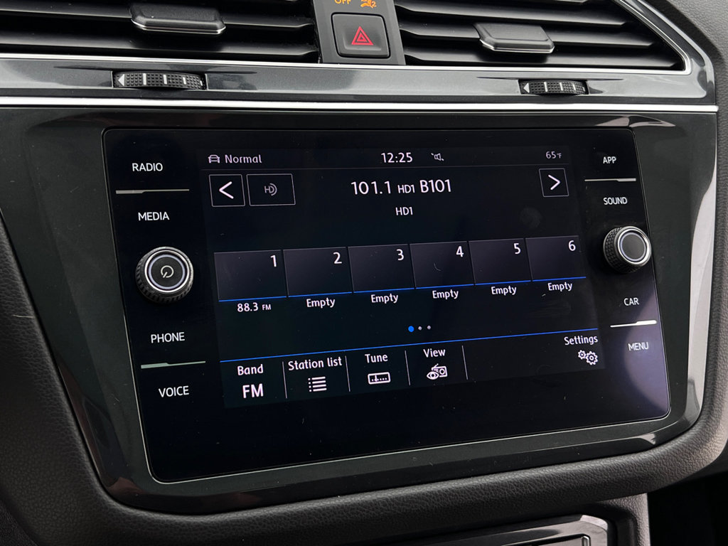 Used 2019 Volkswagen Tiguan SE AWD/4WD image 19