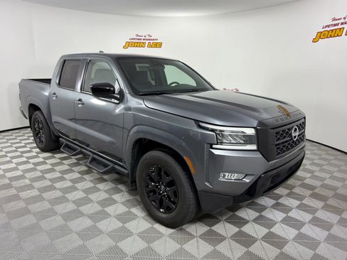 Certified 2023 Nissan Frontier SV w/ Midnight Edition Package RWD image 8