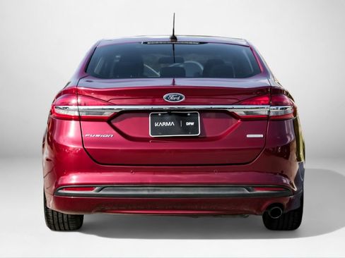 Used 2018 Ford Fusion SE w/ Fusion SE Technology Package image 6