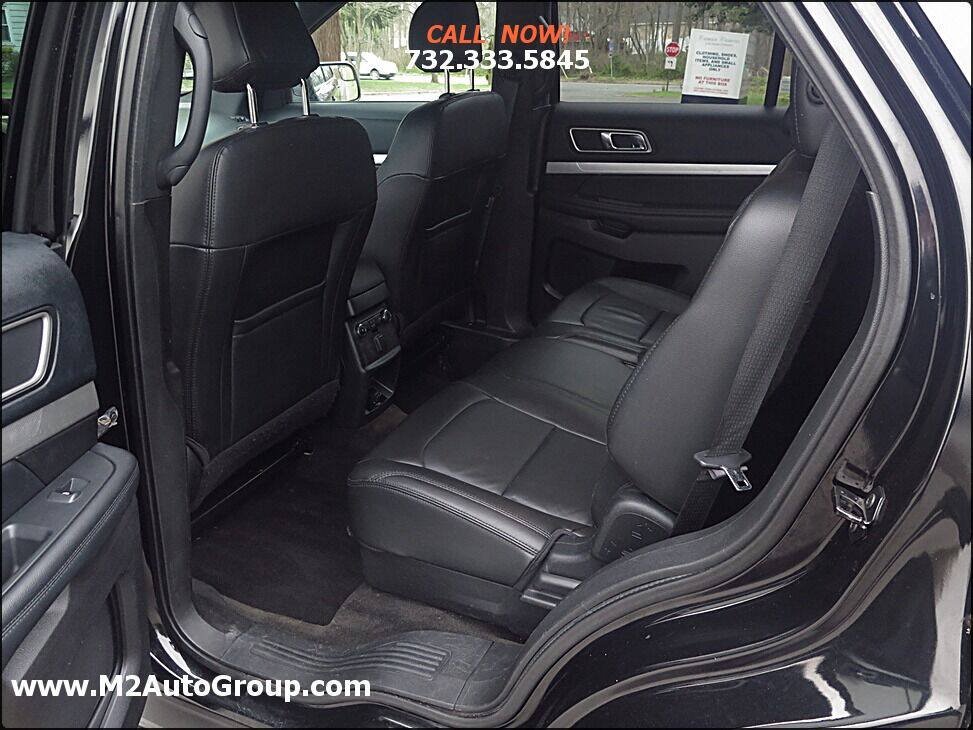 Used 2016 Ford Explorer XLT w/ Equipment Group 202A AWD/4WD image 12