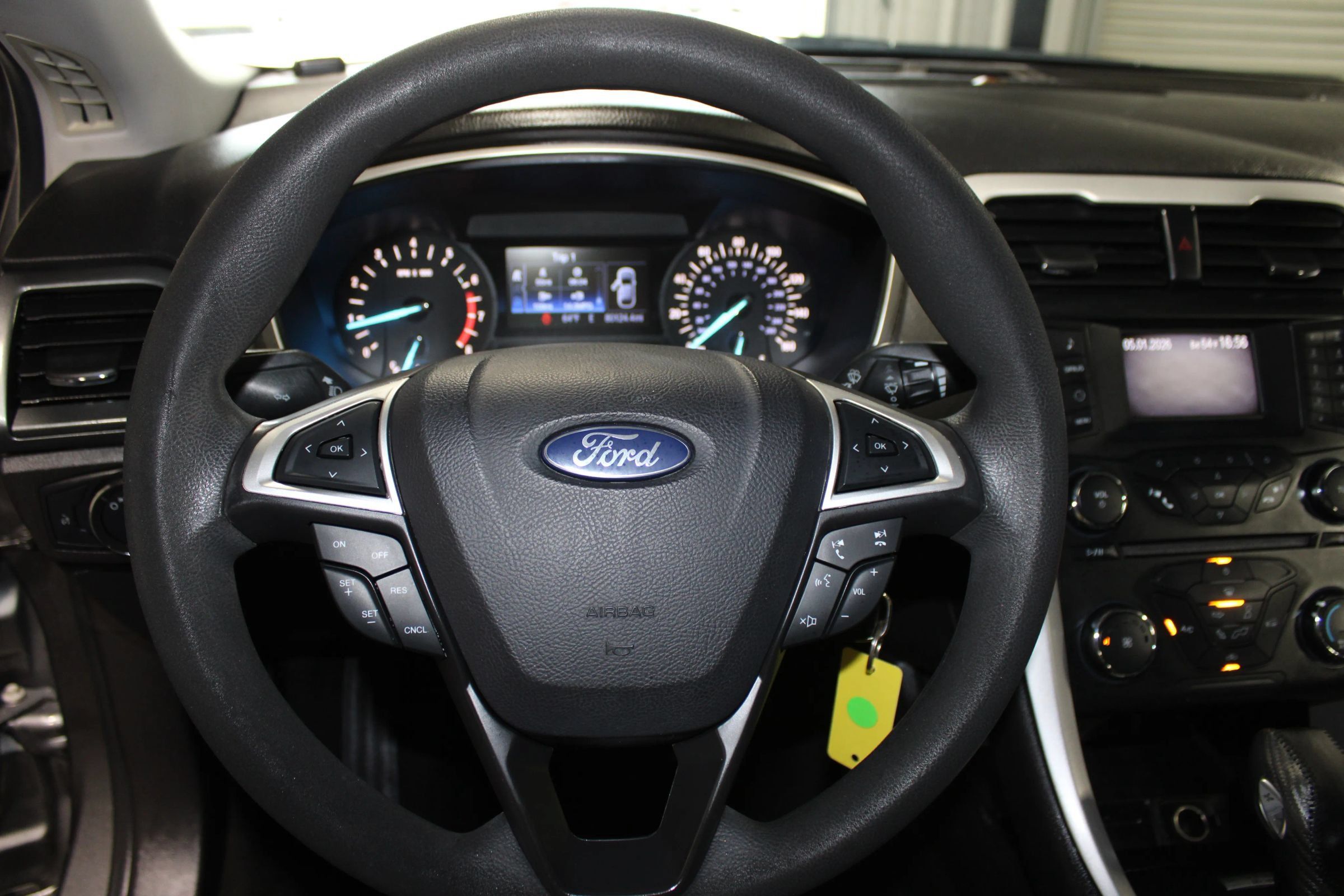Used 2014 Ford Fusion SE FWD image 10