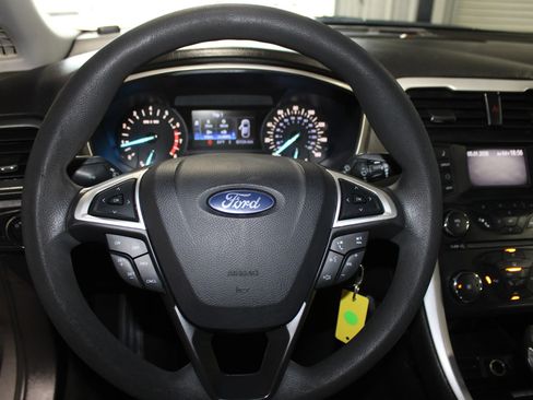 Used 2014 Ford Fusion SE FWD image 10