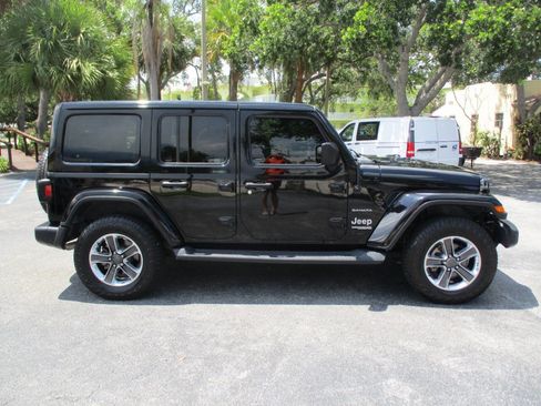 Used 2018 Jeep Wrangler Unlimited Sahara AWD/4WD image 41