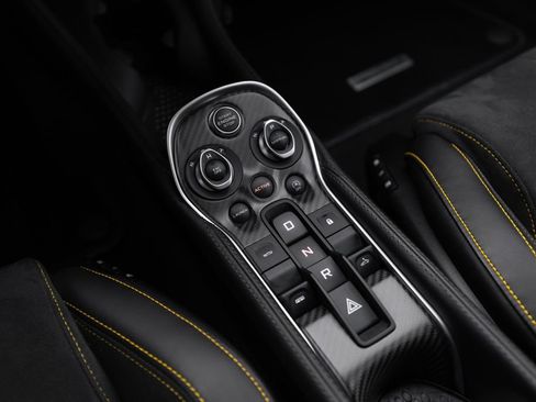 Used 2019 McLaren 570S Spider RWD image 34