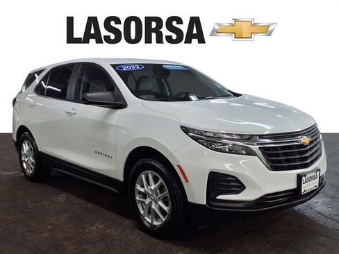 Certified 2022 Chevrolet Equinox LS w/ LS Convenience Package AWD/4WD image 3