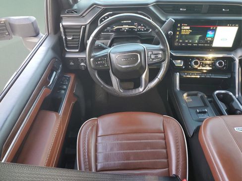 Used 2024 GMC Sierra 3500 Denali Ultimate image 9