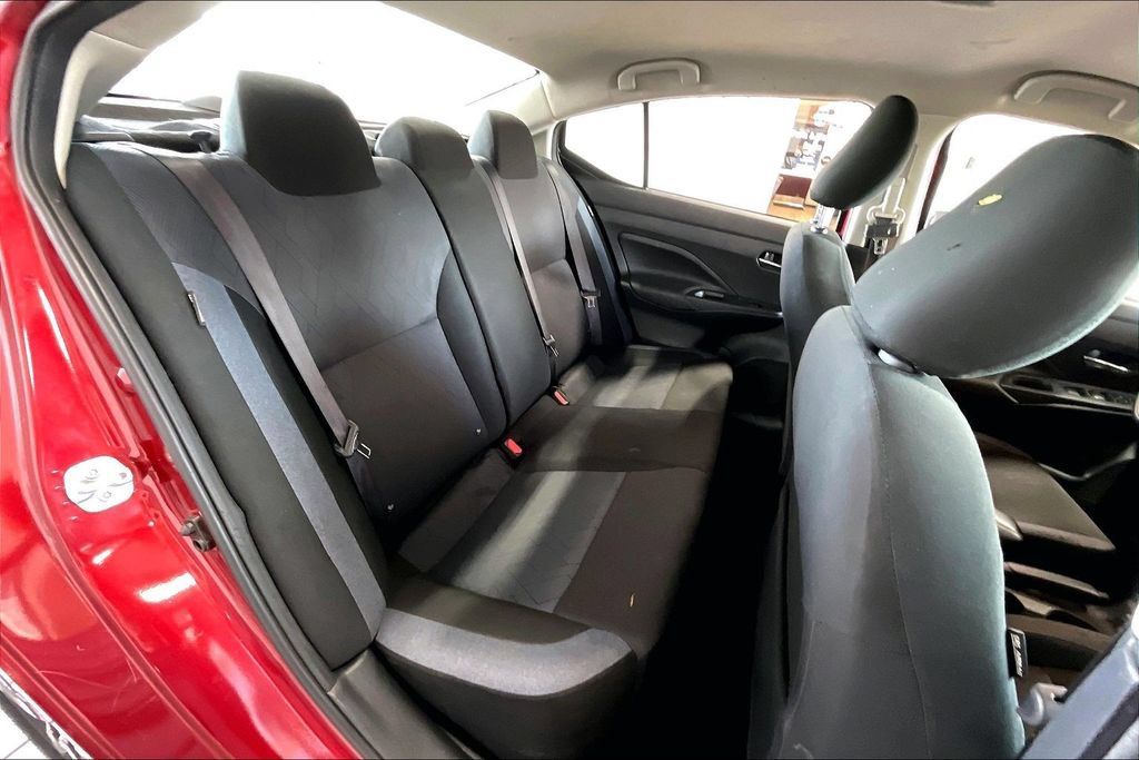 Used 2025 Nissan Versa SV FWD image 15