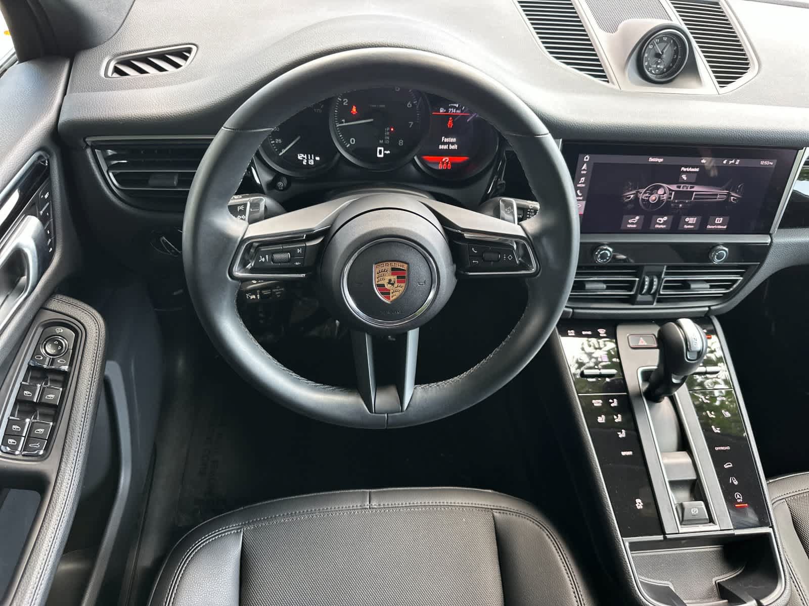Certified 2024 Porsche Macan AWD/4WD image 15