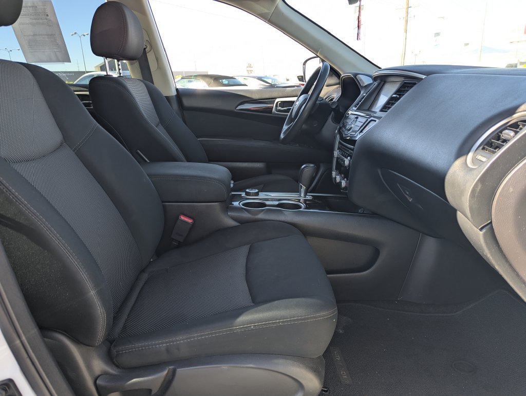 Used 2017 Nissan Pathfinder SV AWD/4WD image 35