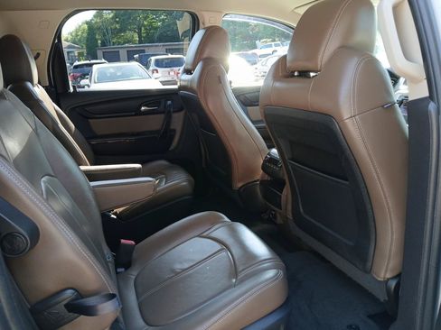 Used 2016 GMC Acadia SLT FWD image 16