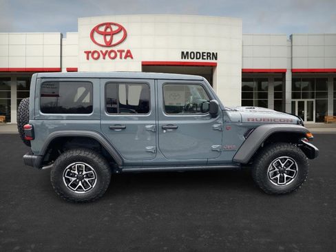Used 2025 Jeep Wrangler Unlimited Rubicon image 6