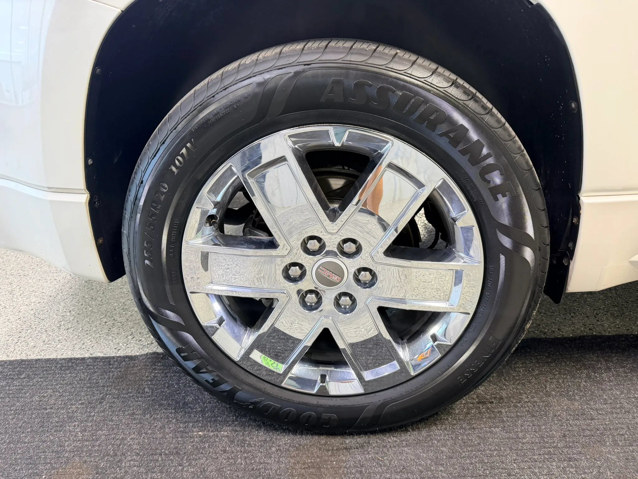 Used 2013 GMC Acadia Denali FWD image 19