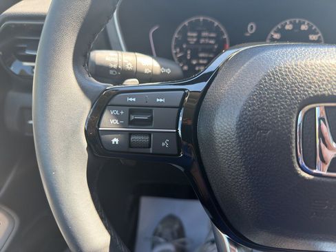 Used 2025 Honda Pilot EX-L image 16