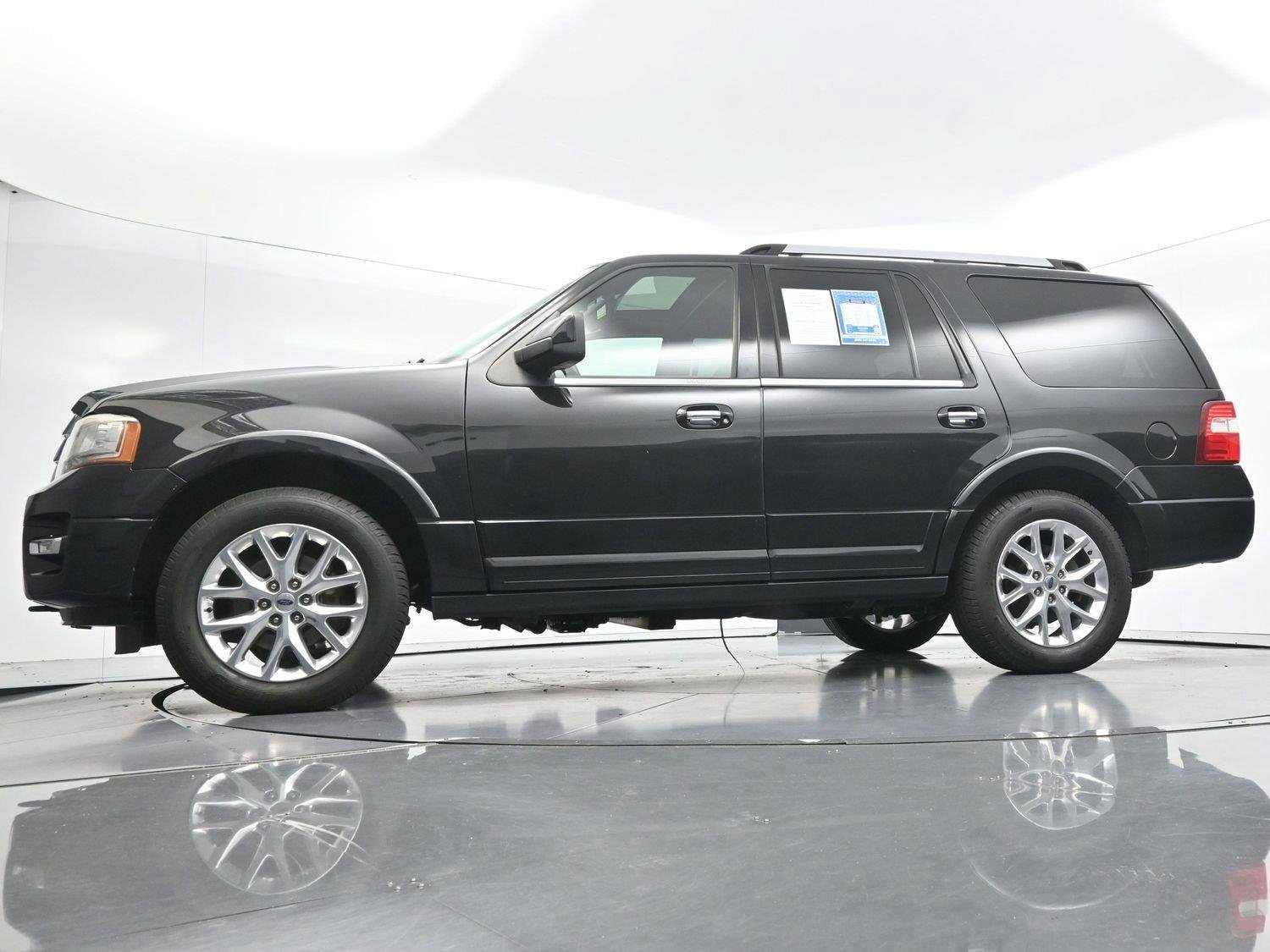 Used 2015 Ford Expedition Limited w/ Equipment Group 301A AWD/4WD image 56