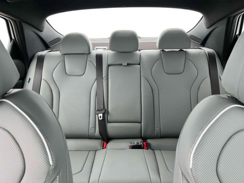 New 2025 Hyundai Elantra Limited image 16