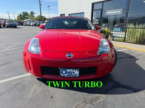 Used 2004 Nissan 350Z Touring RWD image 2