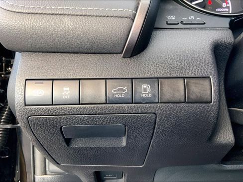 Used 2022 Toyota Camry SE image 32