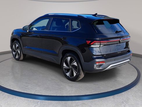 New 2026 Volkswagen Taos SE AWD/4WD image 7