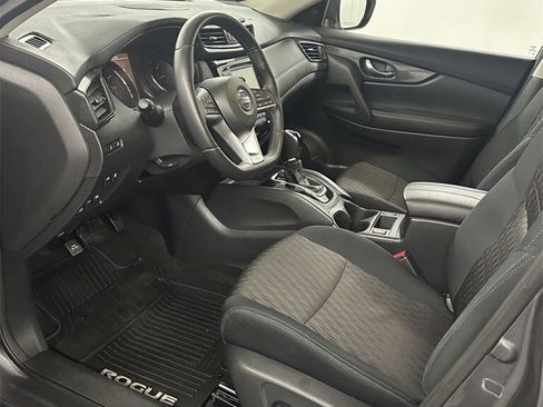 Used 2018 Nissan Rogue SV w/ Sun & Sound Touring Package image 10