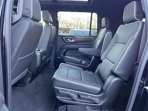 Certified 2024 Chevrolet Suburban Premier w/ Premium Package image 13