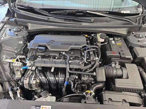 Used 2026 Hyundai Elantra SE FWD image 28
