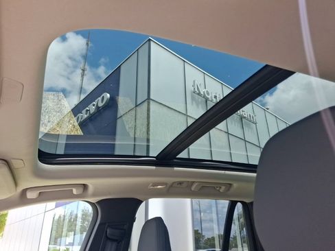 New 2026 Volvo XC90 B5 Core AWD/4WD image 8