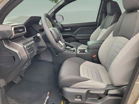 Certified 2025 Toyota Tacoma TRD Off-Road image 14