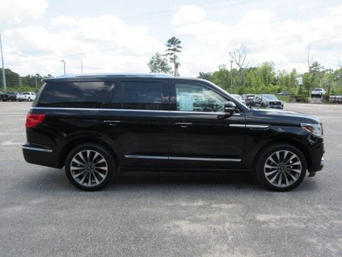 Used 2021 Lincoln Navigator Reserve w/ Luxury Package AWD/4WD image 6