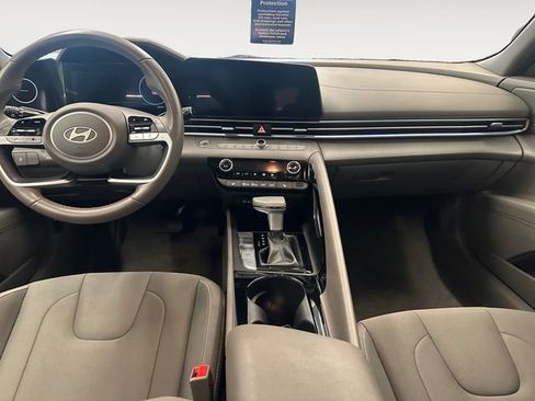 Used 2025 Hyundai Elantra SEL FWD image 10
