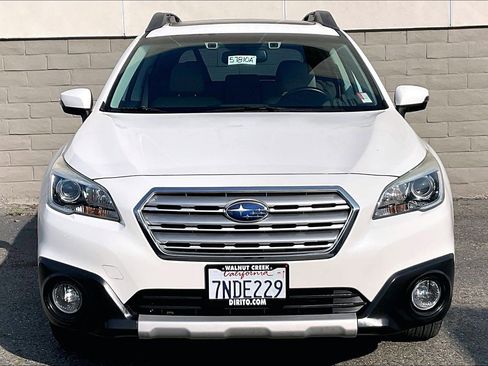 Used 2016 Subaru Outback 2.5i Limited image 2