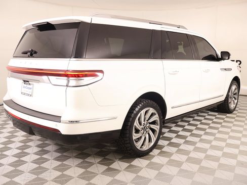 Used 2023 Lincoln Navigator L Reserve AWD/4WD image 22