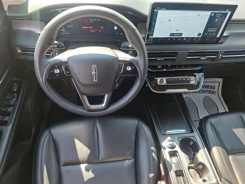 Certified 2023 Lincoln Corsair AWD image 11