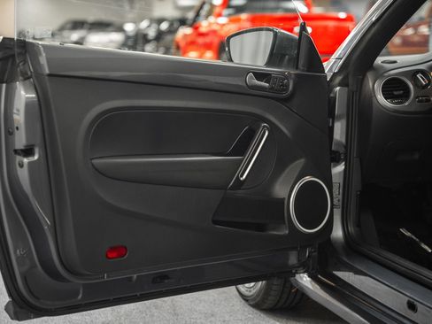 Used 2014 Volkswagen Beetle 2.5 image 36