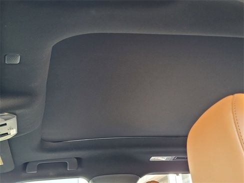 Used 2022 Toyota Highlander Platinum image 14