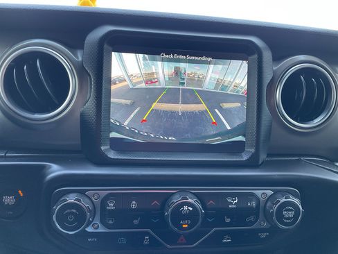 Used 2021 Jeep Wrangler Unlimited Rubicon 4xe w/ Steel Bumper Group image 16