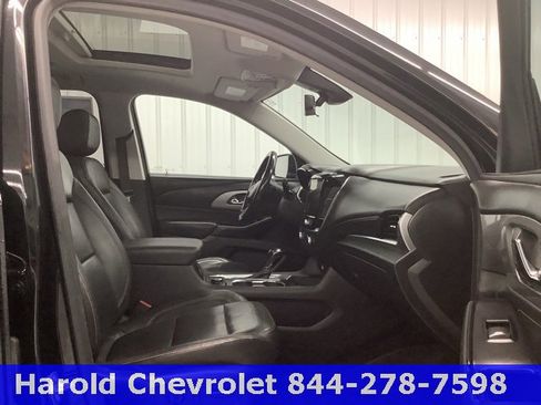 Used 2019 Chevrolet Traverse LT image 12