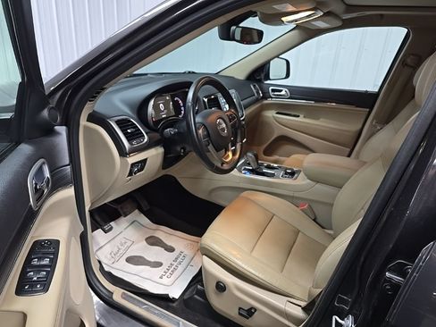 Used 2019 Jeep Grand Cherokee Limited AWD/4WD image 30