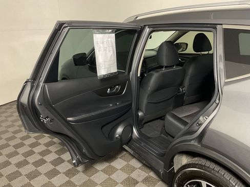 Used 2020 Nissan Rogue SV w/ Sun & Sound Touring Package AWD/4WD image 32