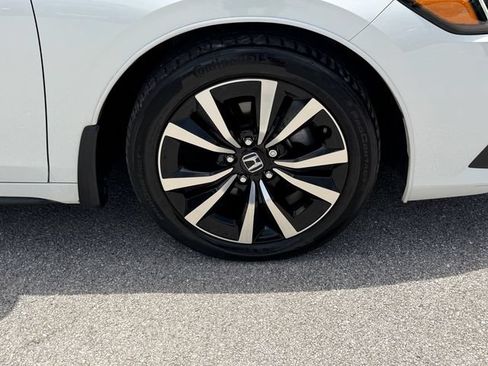 Used 2023 Honda Civic EX-L image 9