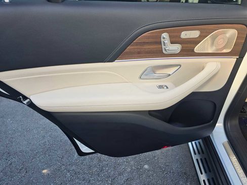 New 2026 Mercedes-Benz GLS 580 4MATIC image 13