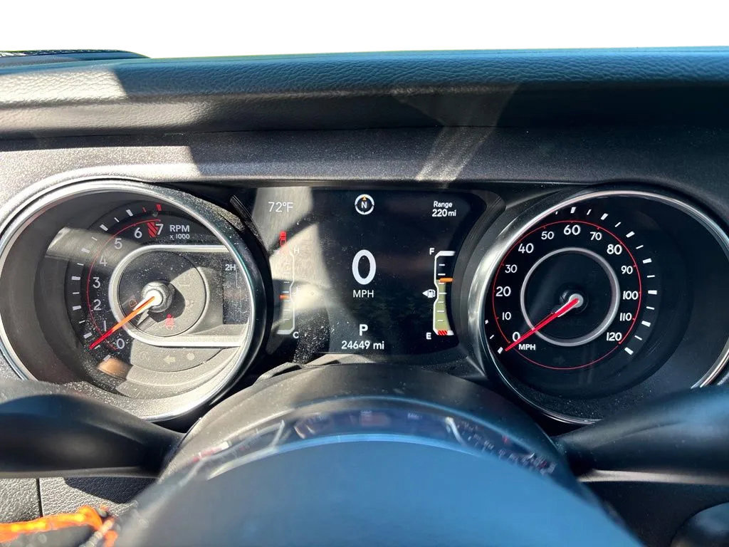 Used 2022 Jeep Gladiator Mojave w/ Cold Weather Group AWD/4WD image 14