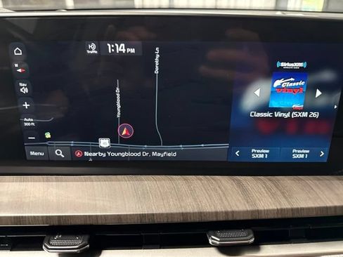 Used 2023 Kia Telluride EX w/ EX Captain's Chair Package AWD/4WD image 11
