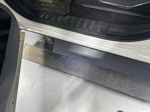 Used 2021 Ford F150 Lariat image 16