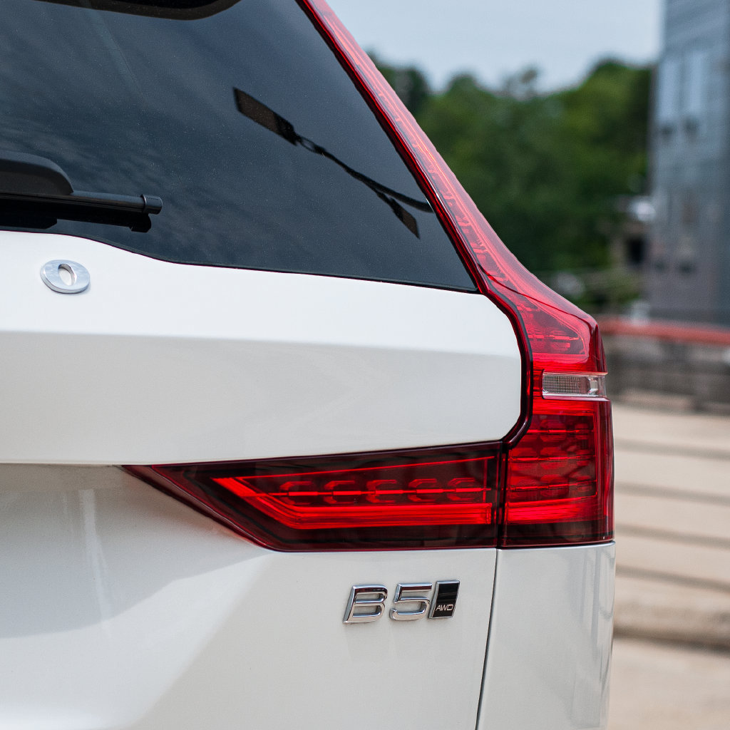 Certified 2026 Volvo V60 B5 Cross Country Ultra w/ Protection Package Premier AWD/4WD image 9