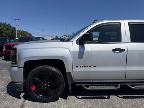 Used 2017 Chevrolet Silverado 1500 LTZ Z71 w/ Redline Edition AWD/4WD image 4
